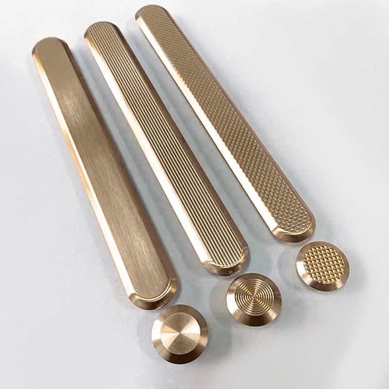 Taktile knotter i messing Ø32 mm med lim. Velg variant. 